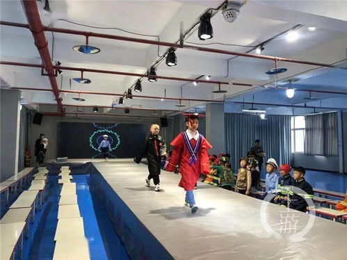 勞動教育課搬進工廠，小學生當起了設計師